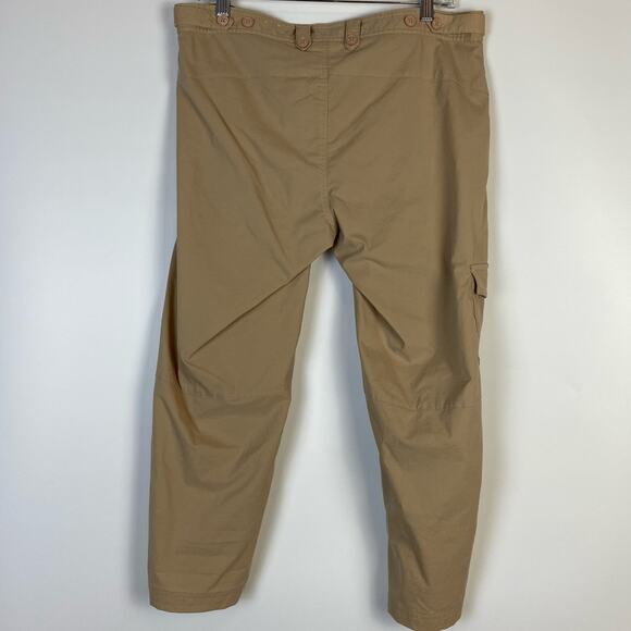 MAGELLAN OUTDOORS CAPRI CARGO NYLON HIKING PANTS TAN SIZE 10 - Picture 9 of 11